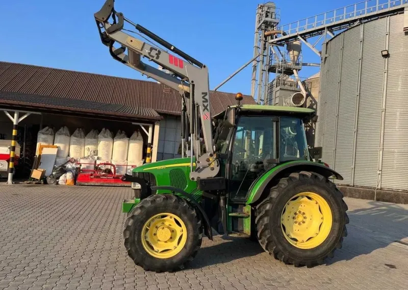 John Deere 5620 + Čelní nakladač MX-T8