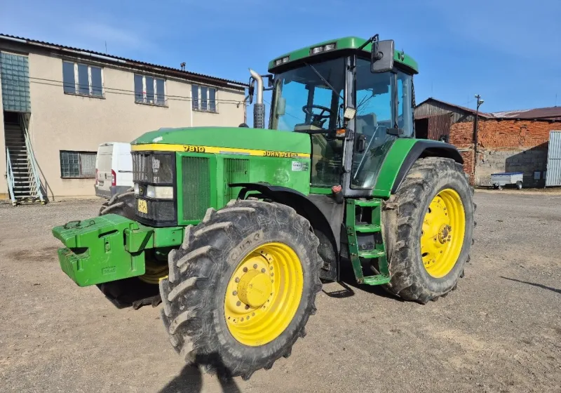 John Deere 7810