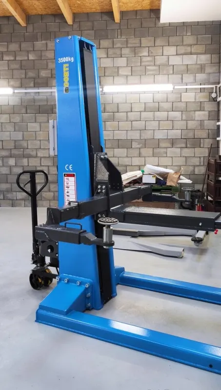 Mobilní jednosloupový zvedák 3500/2500 kg ,záruka