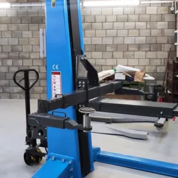 Mobilní jednosloupový zvedák 3500/2500 kg ,záruka