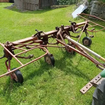 Prodám tažený obraceč sena KUHN GF+ náhon